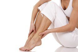 Боль в ногах: причины и лечение